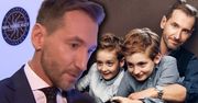 Piotr Kraśko o obowiązkach szkolnych swoich synów: "Musimy odrabiać lekcje z dziećmi. Siedzieć, motywować..." [WIDEO]