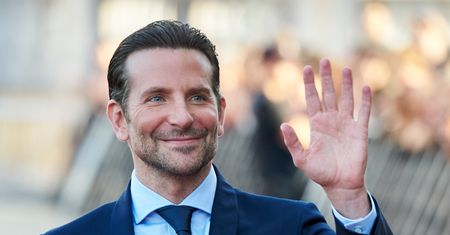 Bradley Cooper i Katie Holmes. Kolorowa prasa wietrzy romans