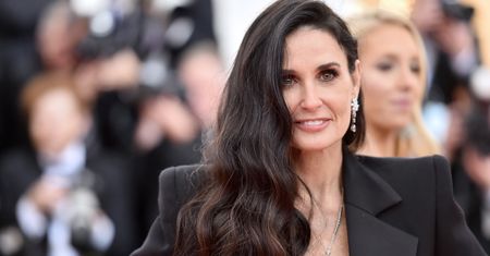 Demi Moore rozebrała się do sesji. Miała tylko kapelusz i diamenty
