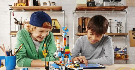 CES 2017: Lego Boost - naucz dziecko programowania dzięki klockom Lego