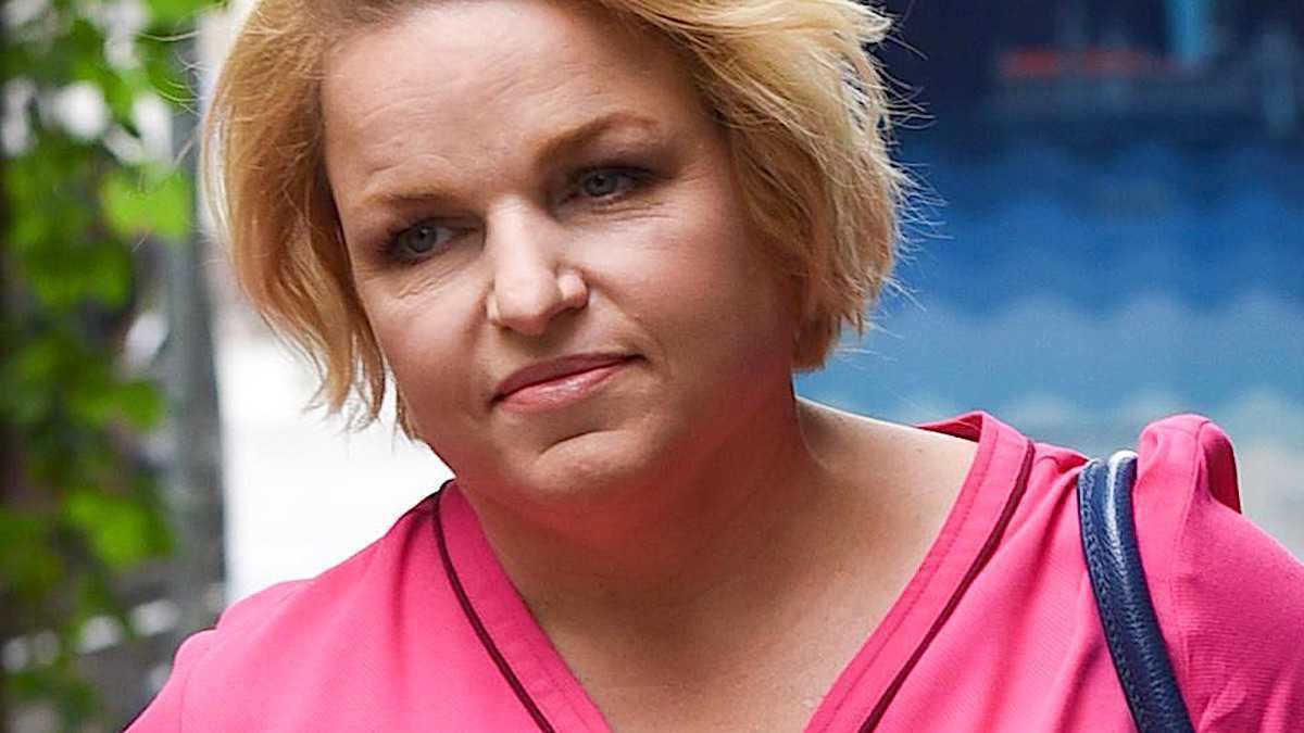 Przykuta do łóżka Katarzyna Bosacka wystraszyła fanów: "Nie jest dobrze". Co się stało z jej nogami?!