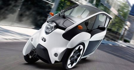 Trójkołowe pojazdy elektryczne Toyota i-ROAD w Grenoble