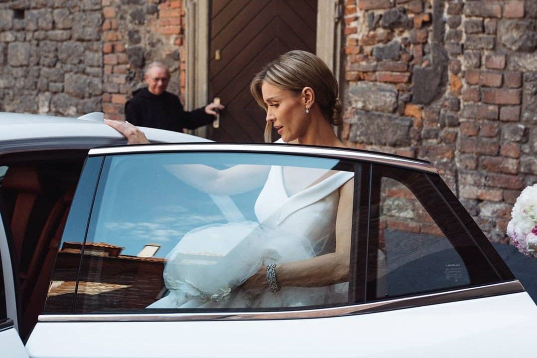 Wiemy, czym Joanna Krupa jechała do ślubu. Japońska limuzyna to nieoczywisty wybór