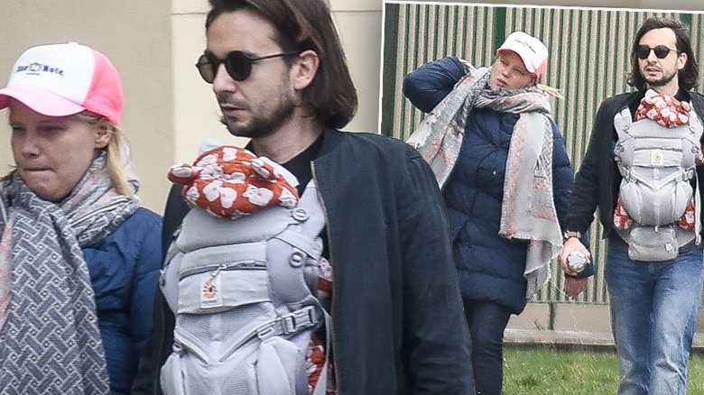 Joanna Kulig spacer z dzieckiem