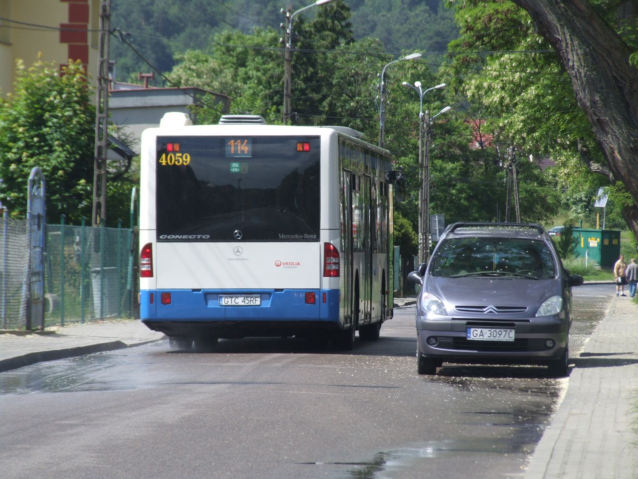 Zaatakował gazem łzawiącym, bo kierowca wymusił na nim pierwszeństwo