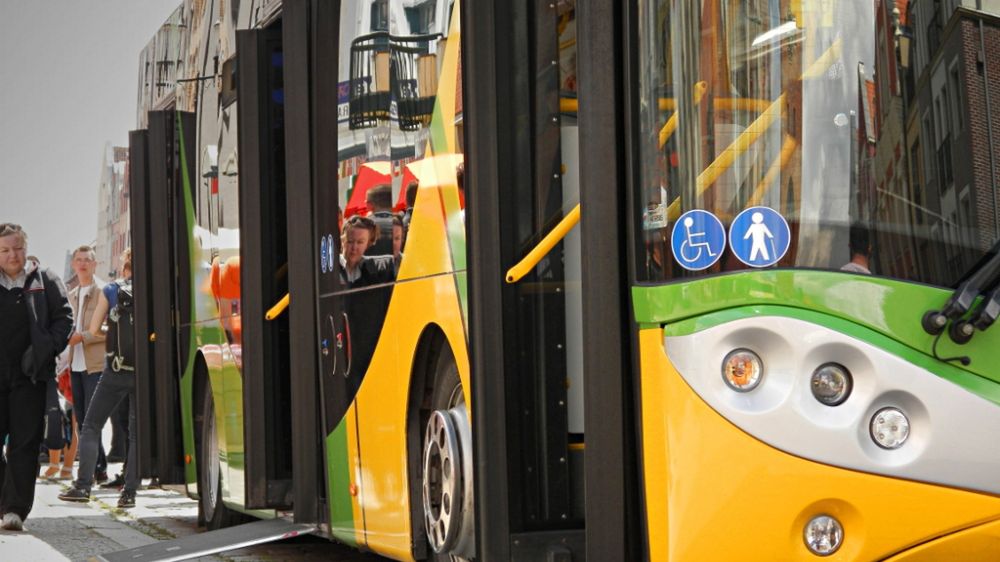 Kierowcy z Elbląga z dnia na dzień stracili pracę.