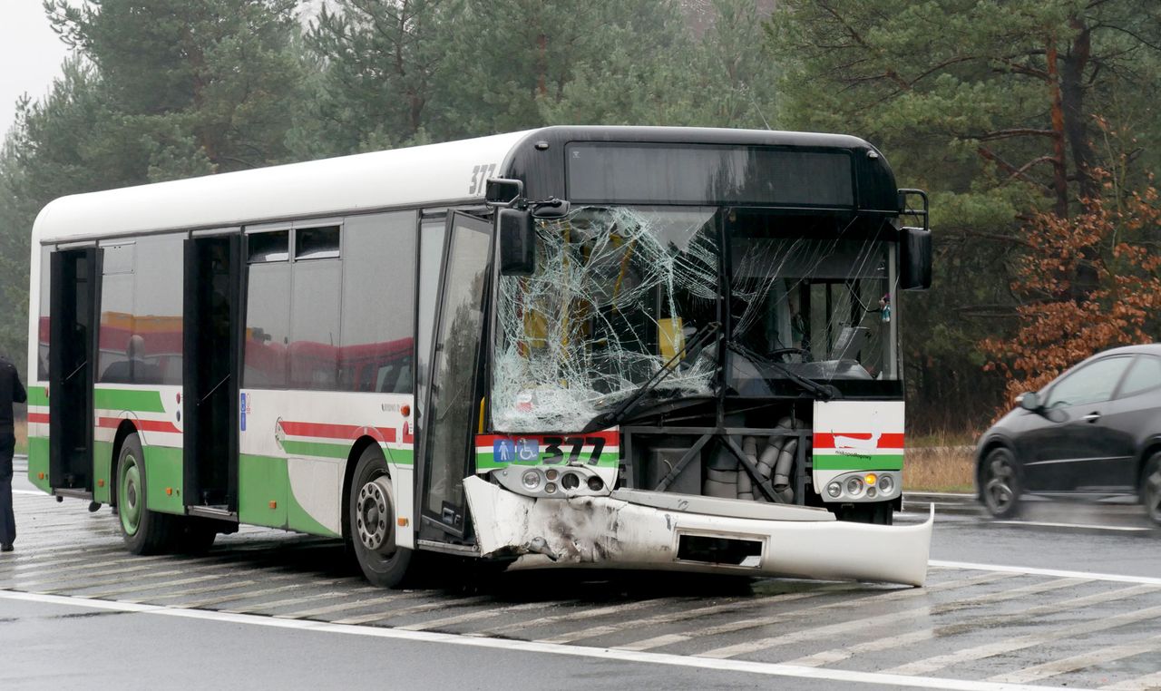 Trzy osoby ranne po wypadku autobusu – AKTUALIZACJA