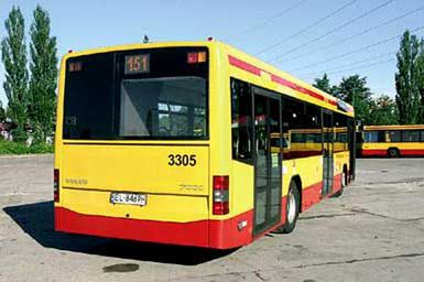 Chcieli spalić autobus