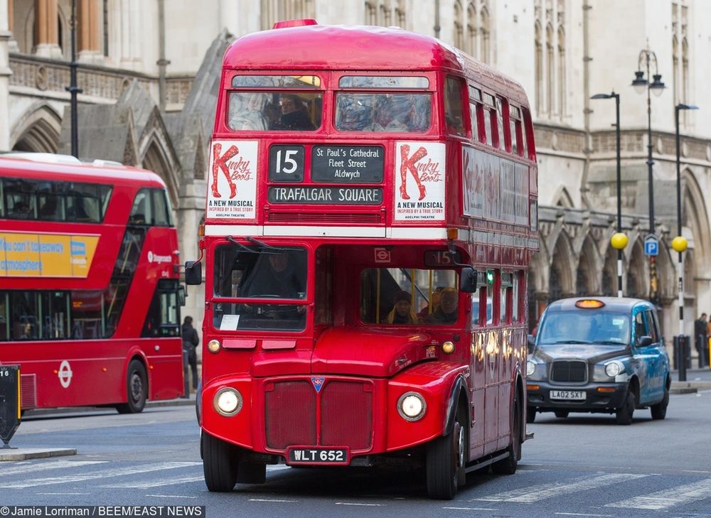 Pijany kierowca londyńskiego autobusu. 20 osób rannych w wypadku