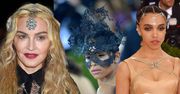 Niezwykłe ozdoby na... głowach gwiazd, które przybyły na MET Gala 2016. Która najładniejsza?