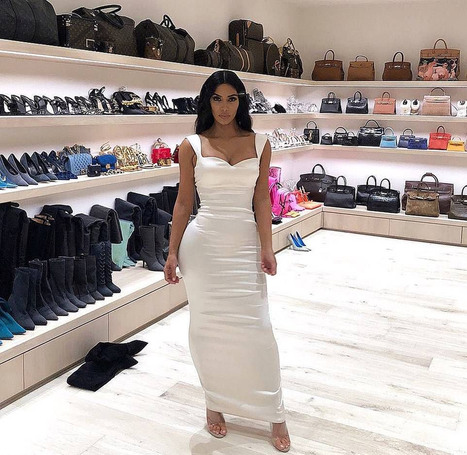 Kim Kardashian  - garderoba. Jak wygląda?