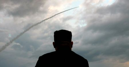 Kim Dzong Un testuje nowe rakiety. Trump daje mu zielone światło