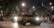 Czołgi pod osłoną nocy w Warszawie. Zobacz, jak trenują do defilady