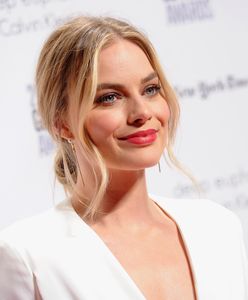 LOOK OF THE DAY: Margot Robbie w sukni Calvina Kleina