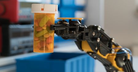 Robot za 350 tys. zł podaje leki. Taki sprzęt ma szpital na Litwie