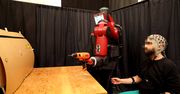 To już się dzieje. Człowiek kontroluje robota za pomocą gestów i fal mózgowych