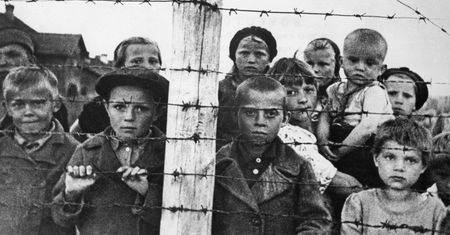 Mężczyzna ocalały z Holokaustu po latach zdradził, co się wydarzyło po przyjeździe do obozu zagłady