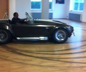 Cobra bez "pokojowych" zamiarów