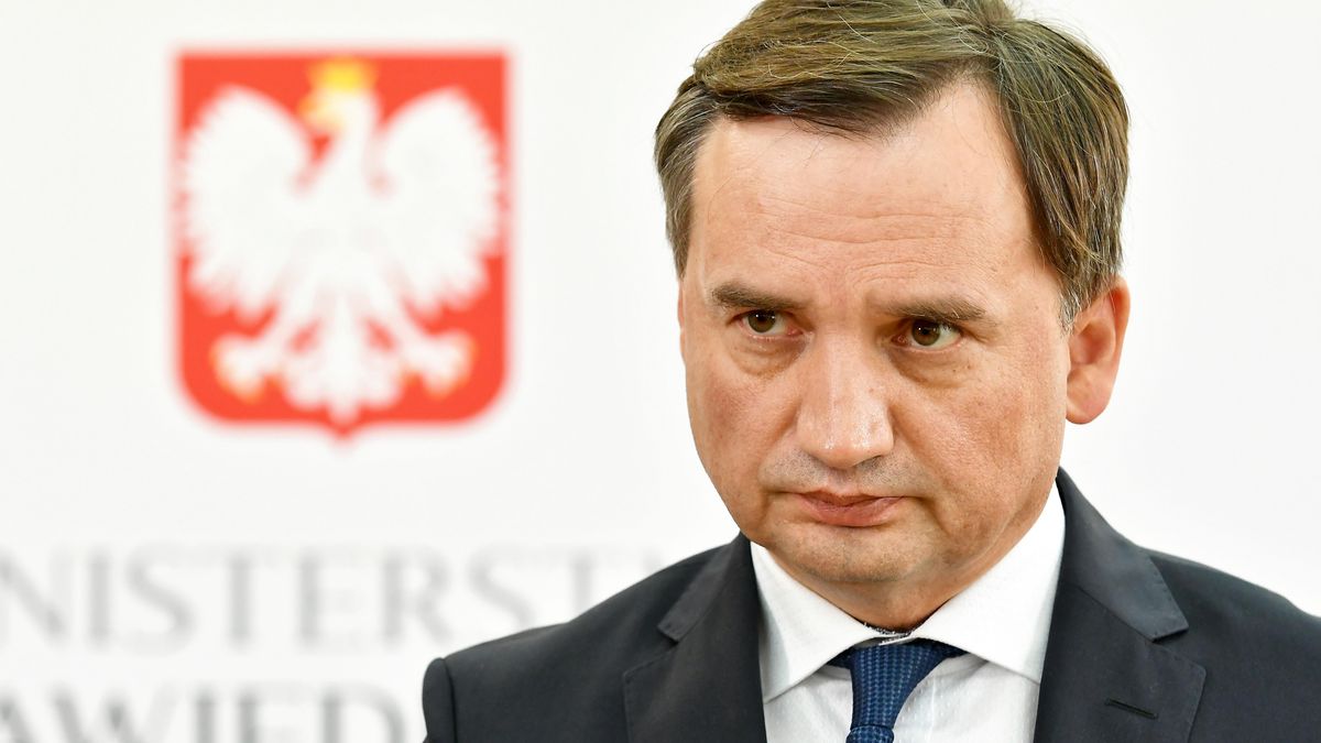 Minister Zbigniew Ziobro za rozwój mafii lekowej wini zmiany prawa wprowadzone przez poprzedni rząd