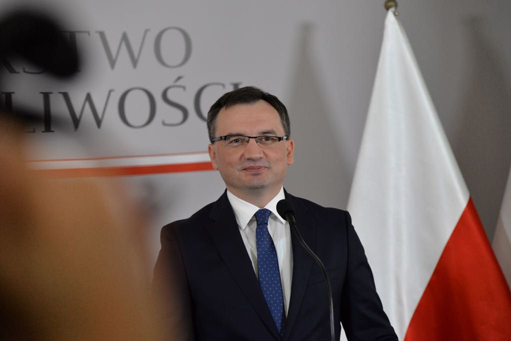 "Tylko nie mów nikomu". Ziobro powołał zespół ds. analizy zdarzeń przedstawionych w filmie