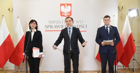 Ministerstwo sprawiedliwości o opinii Komisji Weneckiej. Wystawiło ocenę jak za egzamin