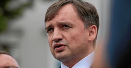 Niespodziewany zwrot. Zbigniew Ziobro wycofuje się z pozwu