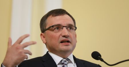 Ziobro obrał konkretny kierunek? "PiS proponuje sędziom awanse, a niektórzy dają się kupić"