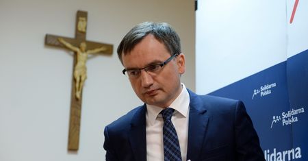 Zbigniew Ziobro przegrał sprawę w sądzie. Ma przeprosić byłą prezes sądu w Krakowie. Możliwe, że odwoła się od wyroku
