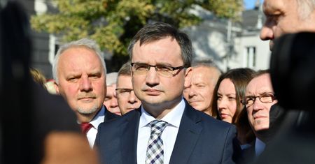 Weto Zbigniewa Ziobry. Minister zdradza kulisy negocjacji z Komisją Europejską