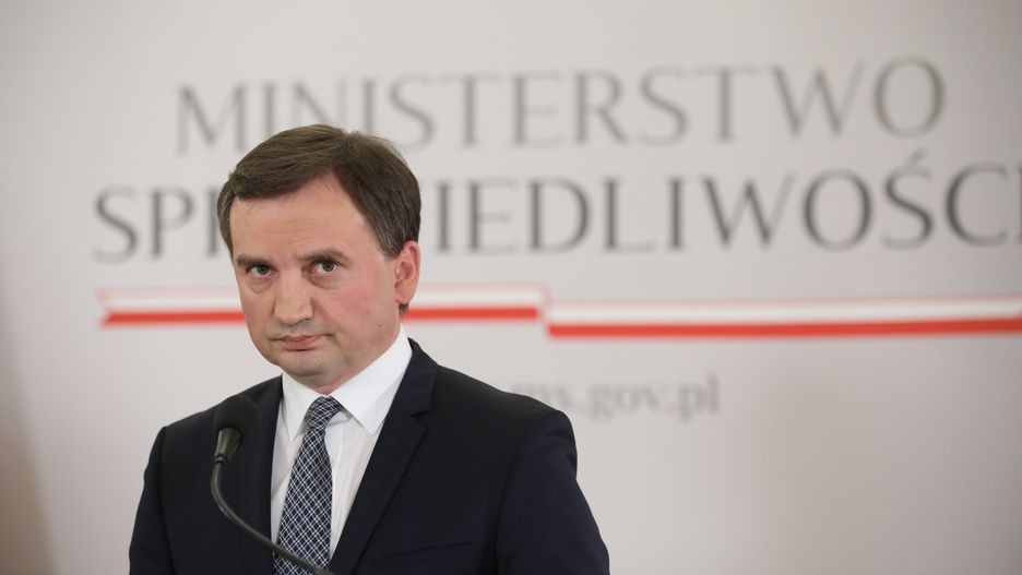 Ziobro zmienia zasady postępować cywilnych i karnych