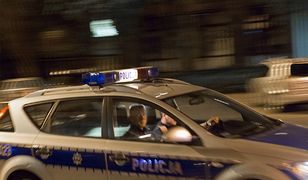 Zaszedł od tyłu, dźgnął w szyję i uciekł. Policja poszukuje nożownika z Milanówka