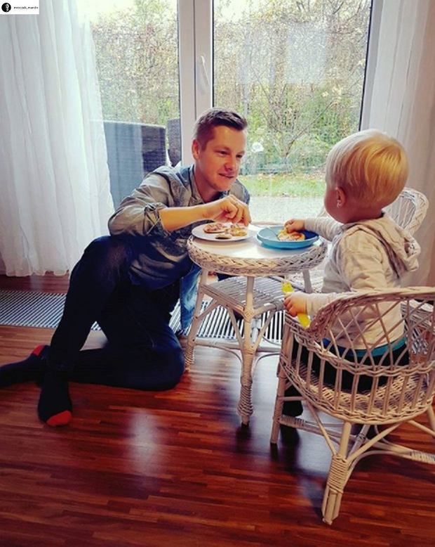 Marcin Mroczek pokazał, jak mieszka. Aktor uwielbia jasne wnętrza