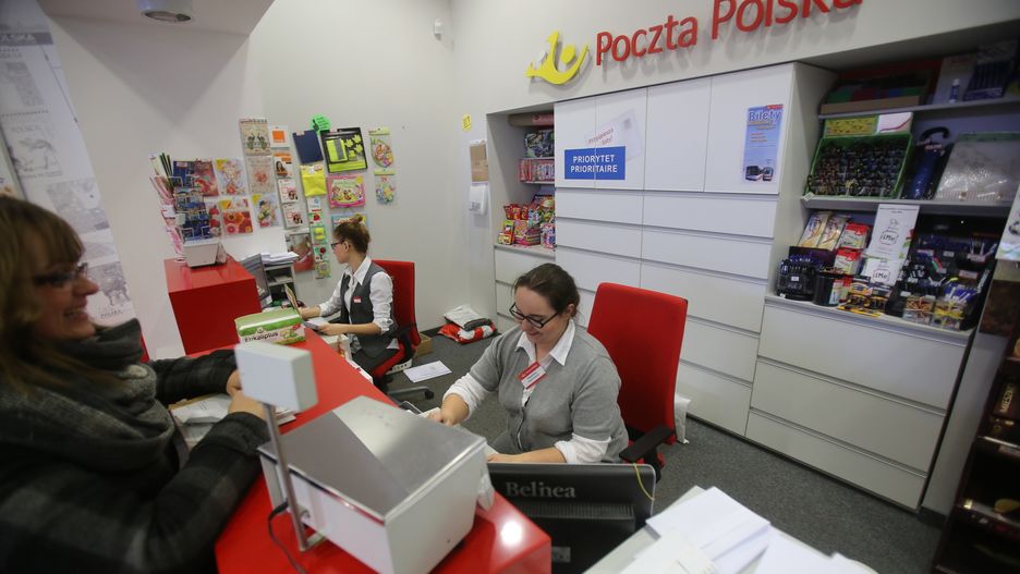 Poczta sprzedaje nie tylko znaczki. 
