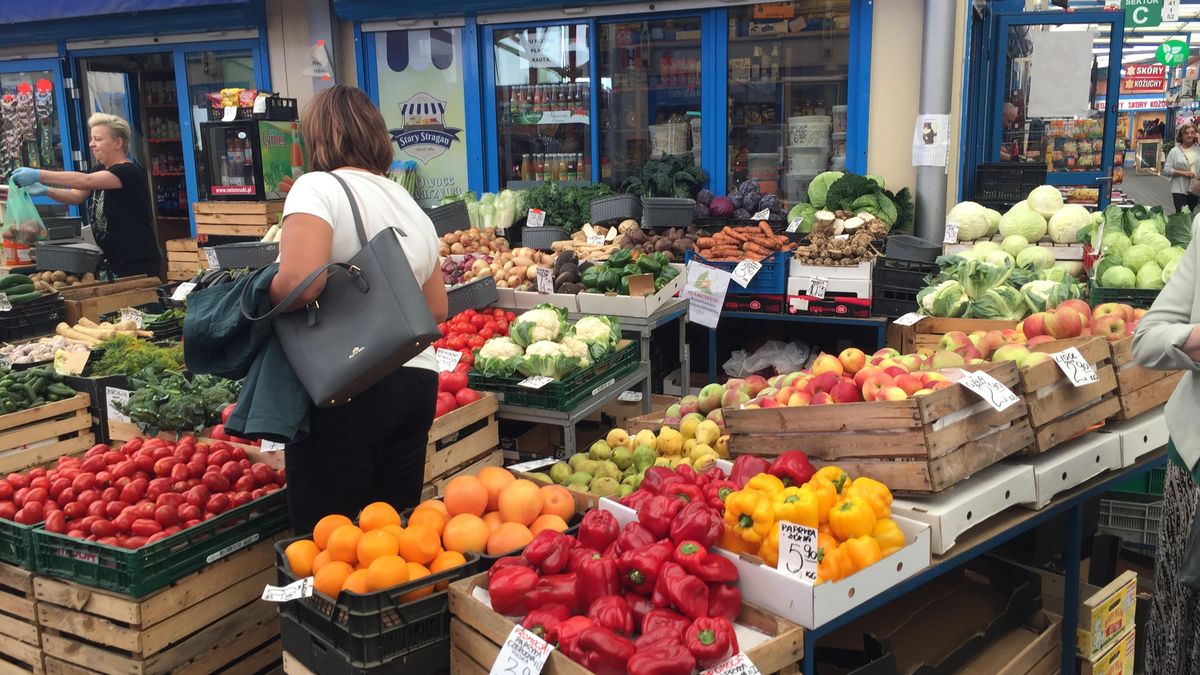 W sierpniu taniały głównie warzywa