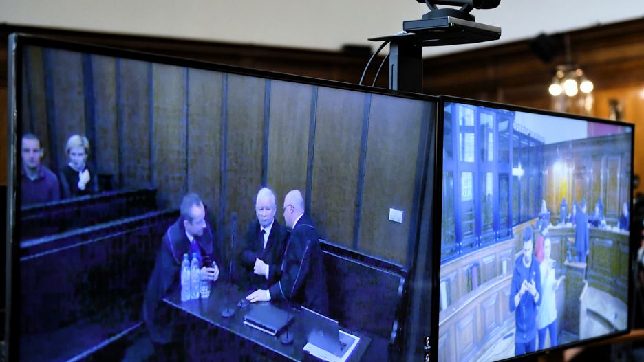 Proces ws. Jarosława Kaczyńskiego i Lecha Wałęsy został odwołany z powodu złych warunków technicznych
