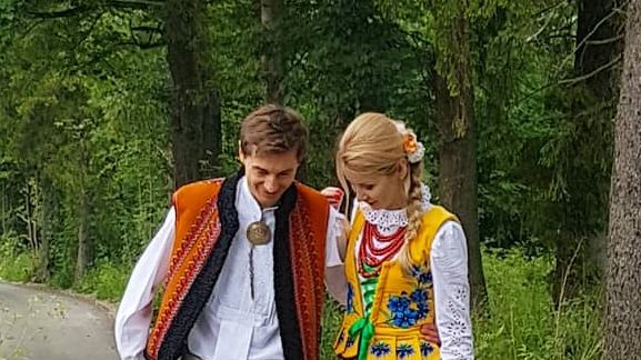 Kamil Stoch postanowił założyć tradycyjny strój góralski. 