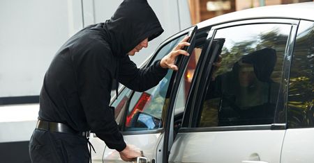 Sposoby złodziei na kradzież samochodów