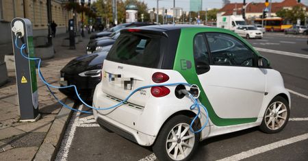 Kierowcy chcą aut na prąd, ale uważają je za zbyt drogie
