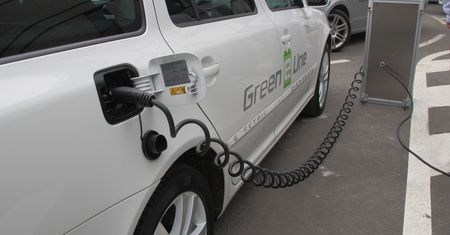 Rozpoczęła się gra o stacje ładowania elektrycznych samochodów