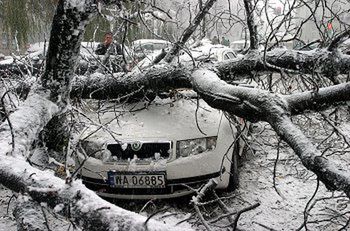 Polska zasypana - trudne warunki na drogach