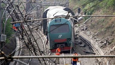 Wykolejony pociąg podmiejski relacji Turyn-Cuneo