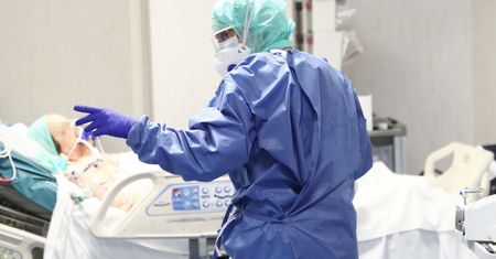 Koronawirus – Włochy. Najnowsze informacje. Zaostrzenie przepisów, wojsko na ulicach i szpital polowy w Mediolanie
