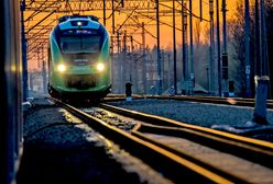 Warszawa Ursus. 59-latek wpadł pod pociąg. Kolej w stolicy sparaliżowana