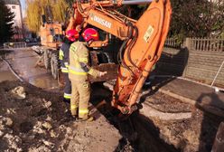 Włoszczowa. Operator koparki uszkodził rurę z gazem. Ewakuowano 80 osób