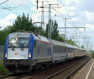 Jaktorów. Tragedia na torach. Duże opóźnienia pociągów