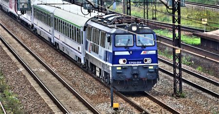 Co stoi między Berlinem a Warszawą? Pociąg w szczerym polu