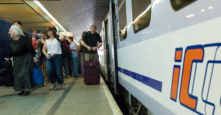 18 pociągów PKP Intercity będzie miało postój w nocy. Wszystko przez zmianę czasu