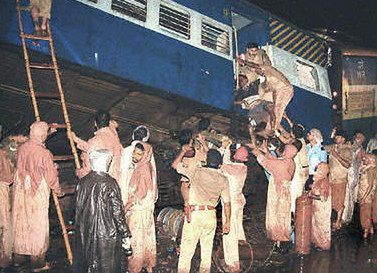 51 ofiar katastrofy kolejowej w Indiach