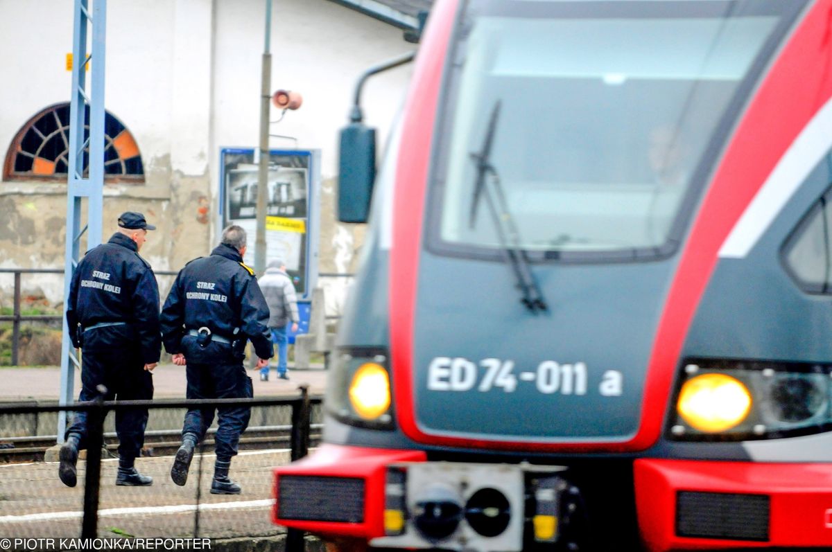 Dramat na torach. Pociąg potrącił dwie młode osoby