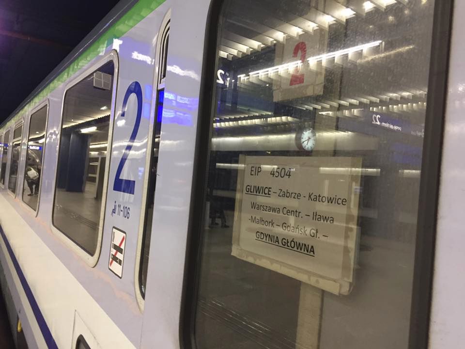 "Dziwne" Pendolino na trasie do Gdyni. Intercity wypuściło na tory zwykły pociąg